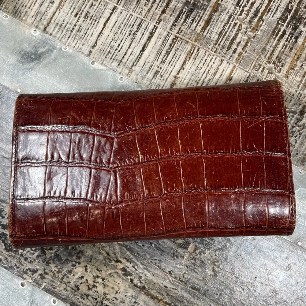 Brighton elegant croc